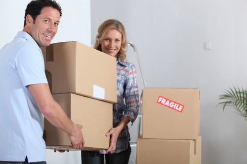 Clean and flexible storage space for short-term use in Edgware